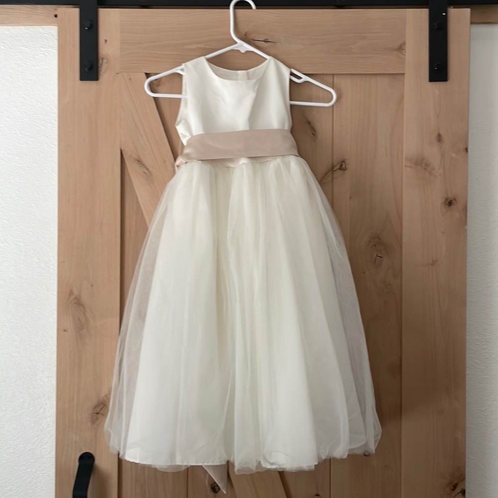 Bridesmaid Dress. Aprox. Age 5. Cream/ivory